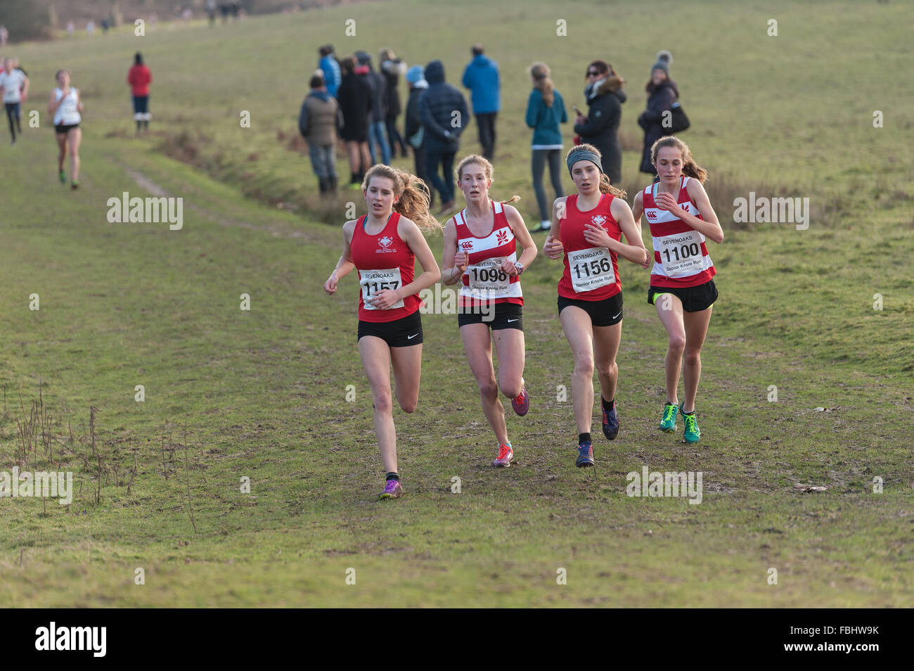 L'Assemblée Knole Run Sevenoaks School cross country mile run jeunes équipes en course d'endurance difficiles Banque D'Images L'Assemblée Knole Run Sevenoaks School cross country mile run jeunes équipes en course d'endurance difficiles Banque D'Images