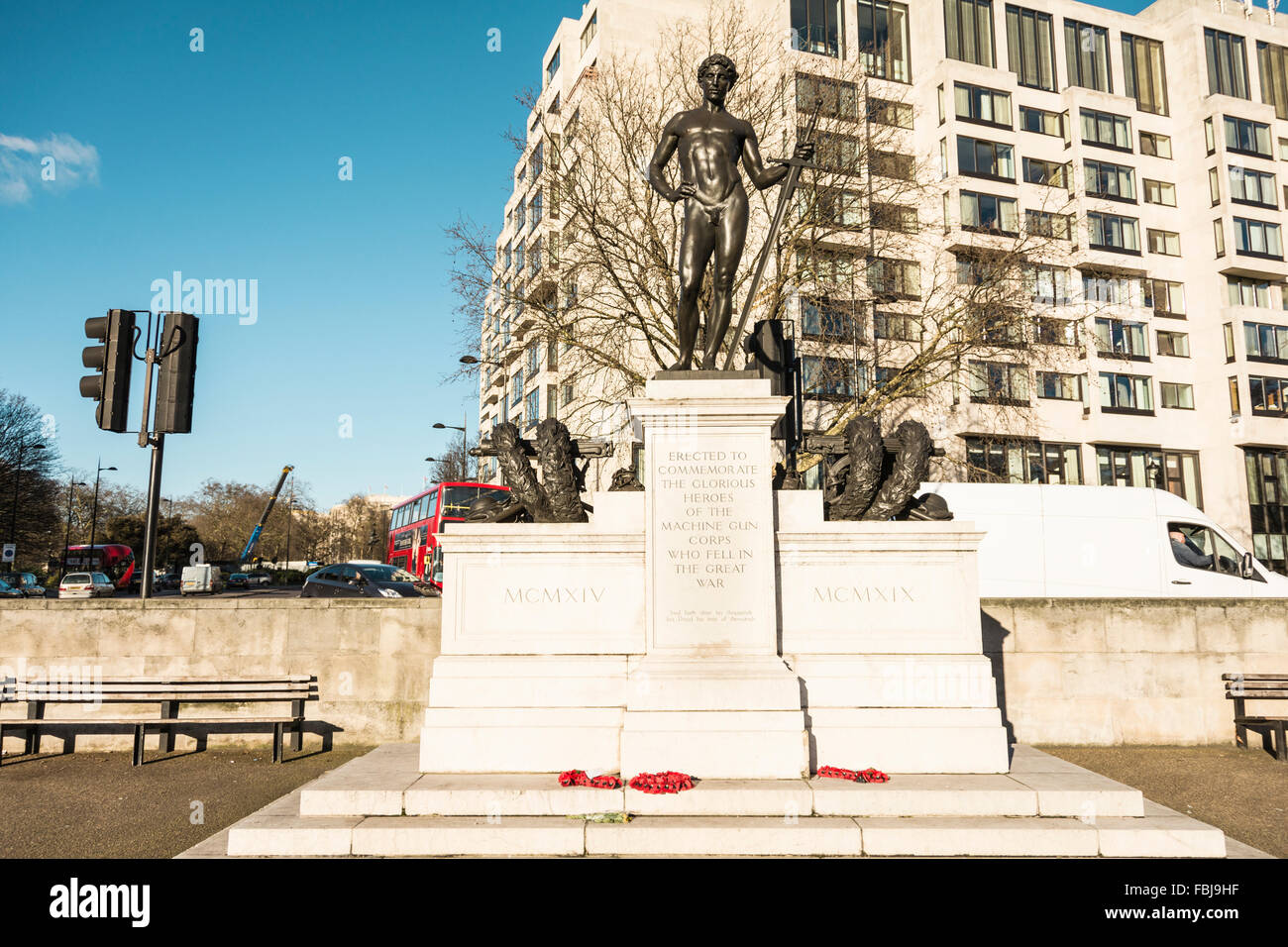 Francis Derwent Wood sculpture à Hyde Park Corner commémorant la Machine Gun Corps. Banque D'Images