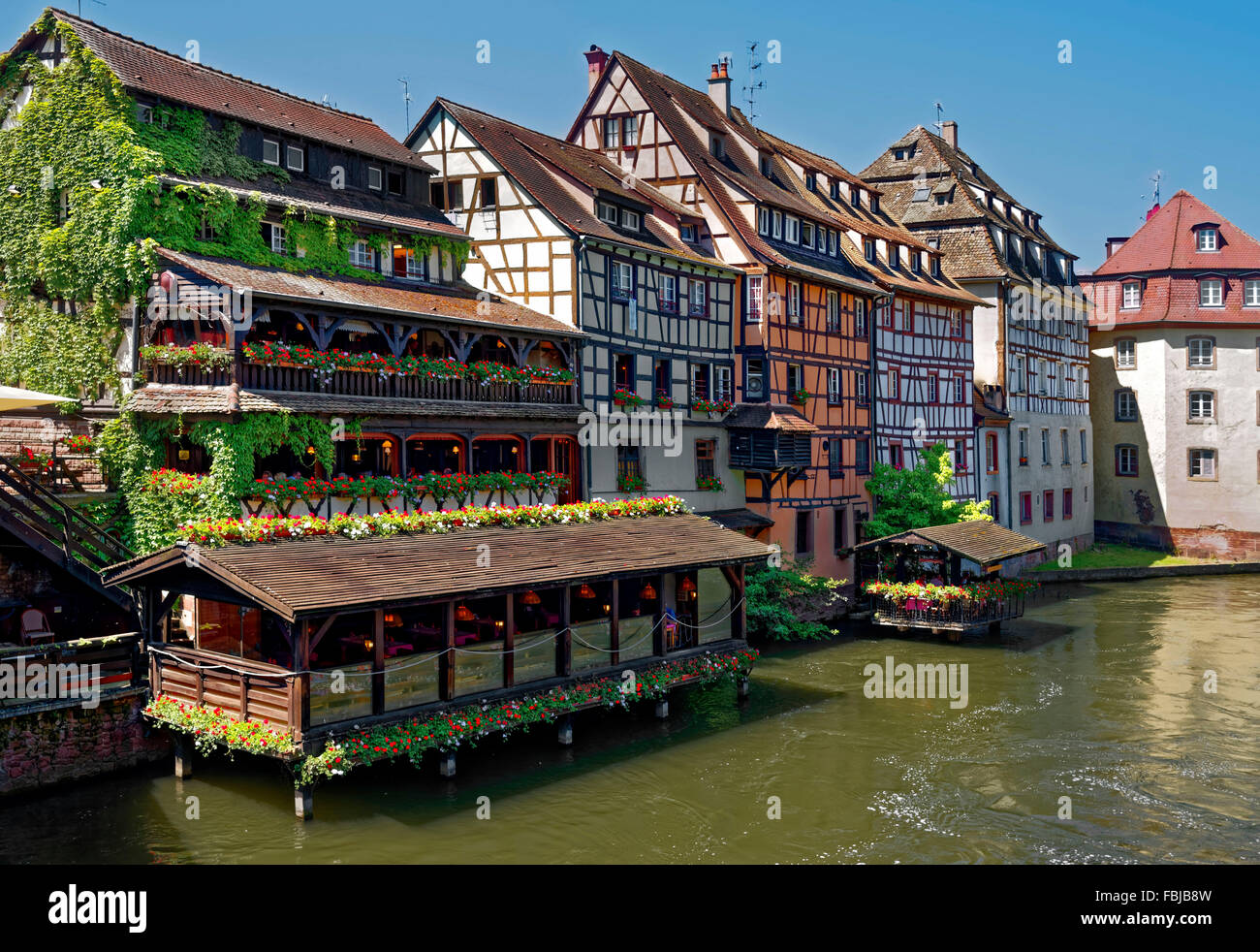 Restaurant historique dans le quartier des tanneurs, Strasbourg, France Banque D'Images