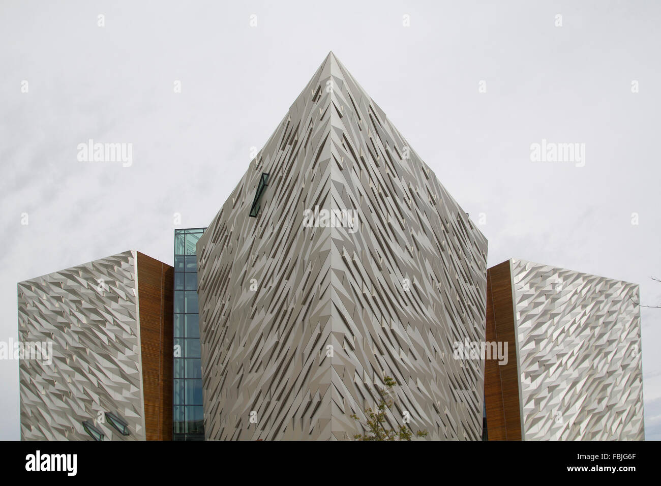 Le Titanic visitor centre de Belfast, situé sur le site même de cales Banque D'Images