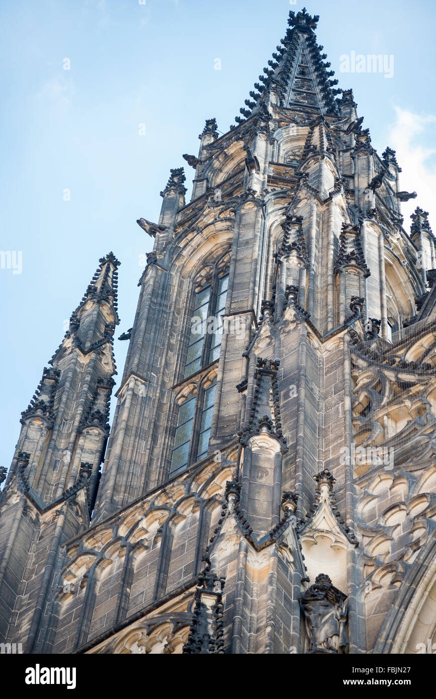 Vue de la cathédrale Saint-Guy de Prague, en République tchèque. Banque D'Images