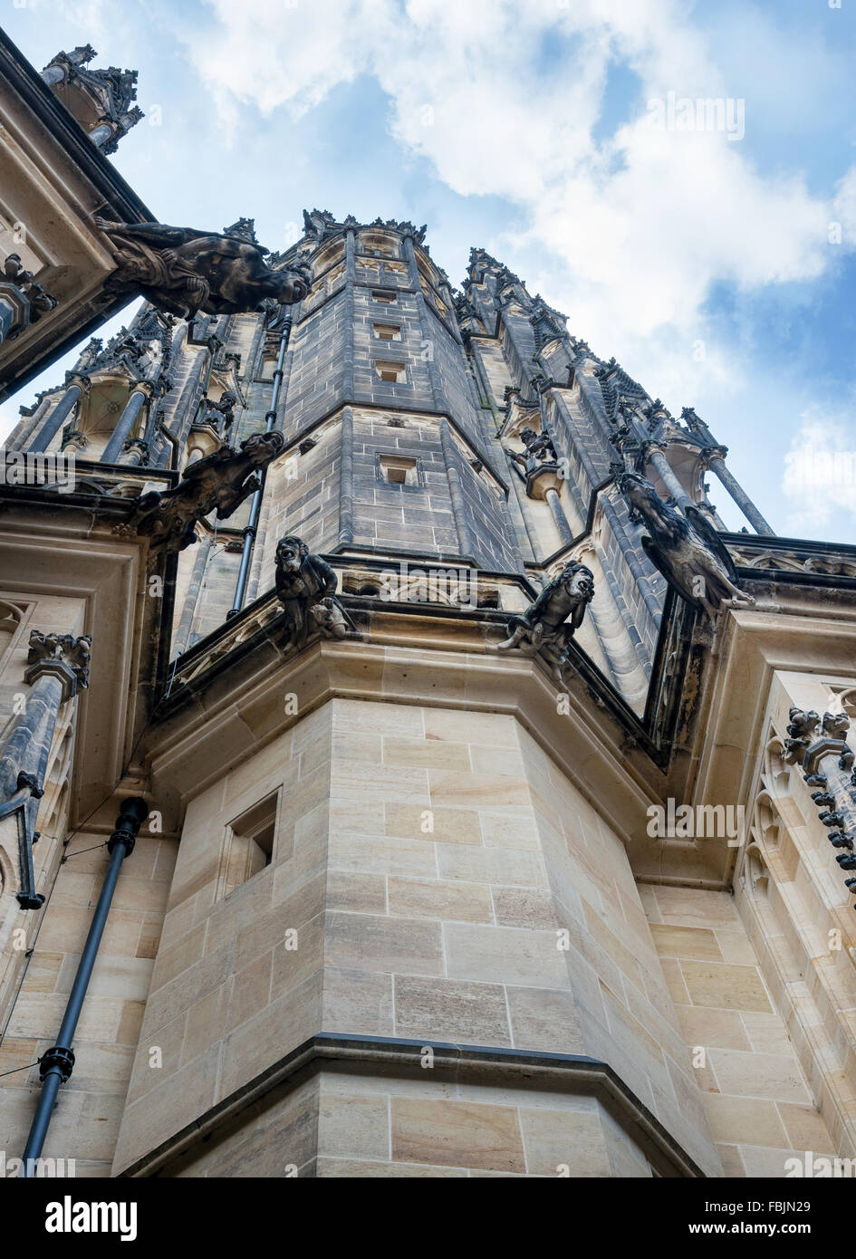 Vue de la cathédrale Saint-Guy de Prague, en République tchèque. Banque D'Images
