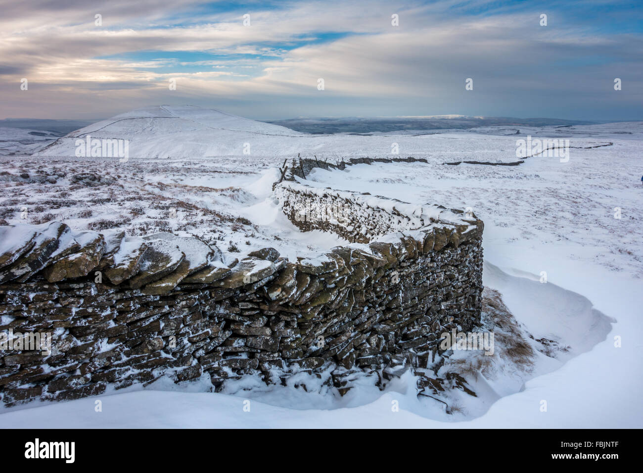 Le plateau entre le Pen-y-Ghent et Siffleur Hill en hiver la neige, regardant vers le Pen-y-Ghent. Banque D'Images