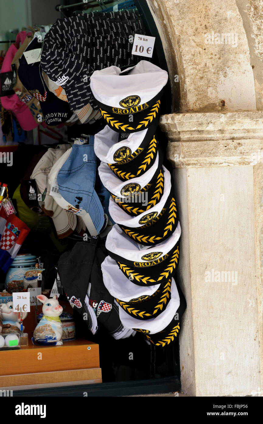 Marin croate caps en vente dans Dubrovink, Croatie. Banque D'Images