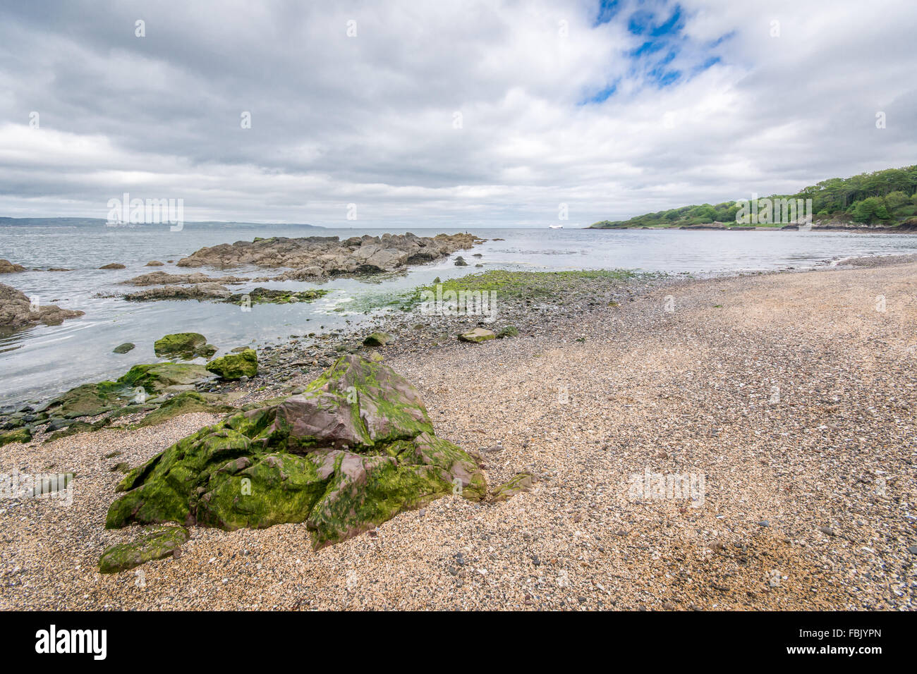 Une petite section de la belle plage de Cultra dans le comté de Down en Irlande du Nord Banque D'Images