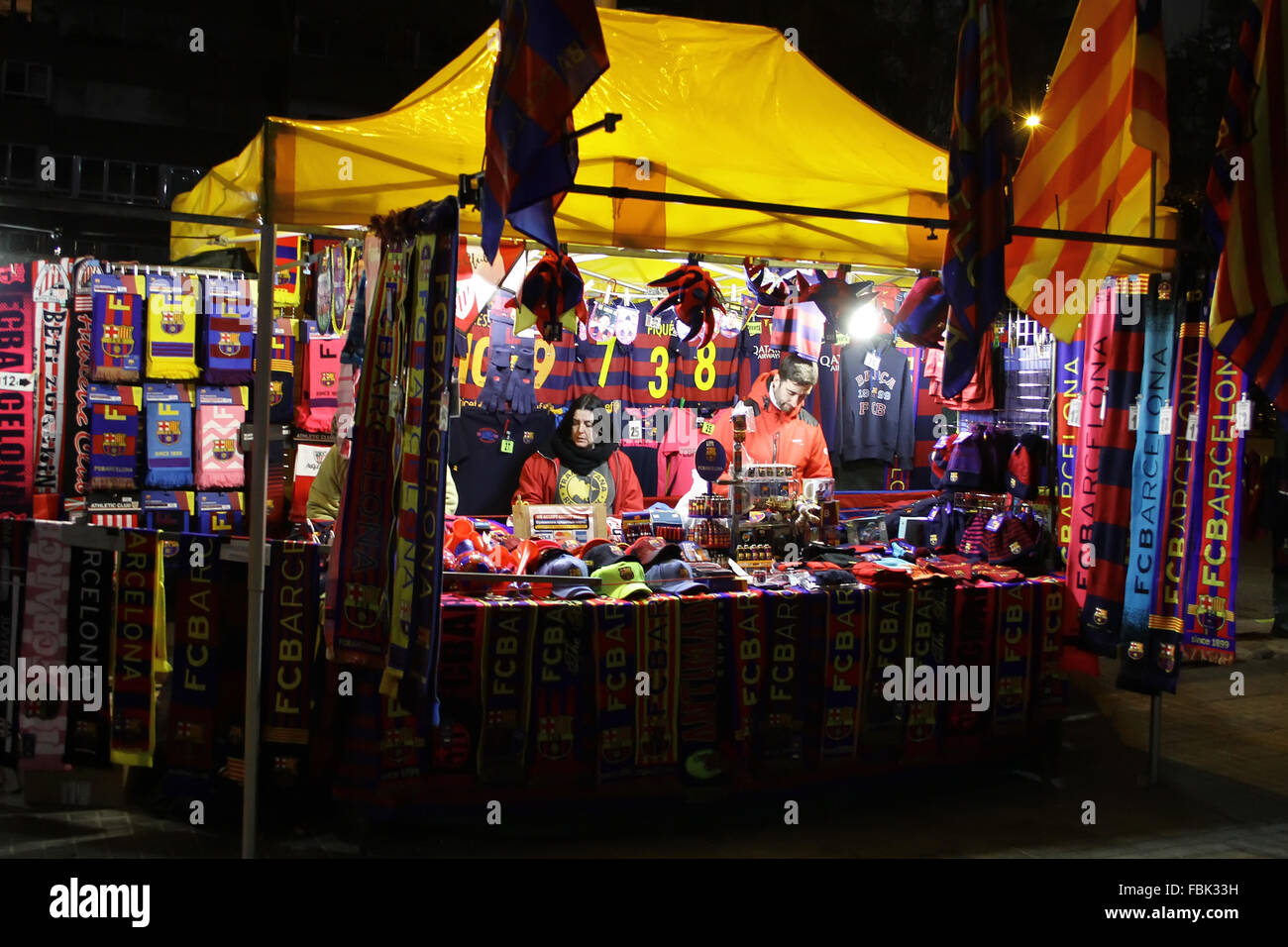 Camp Nou, Barcelona, Espagne. 17 Jan, 2016. La Liga. Par rapport à Barcelone Athletic Club Bilbao.Stands vendant souvenirs Credit : Action Plus Sport/Alamy Live News Banque D'Images