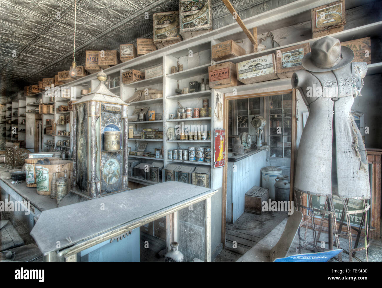 Le magasin général, Boon's Store, Bodie Ghost Town, comté de Mono, en Californie, USA, CA. Ville Fantôme fabuleux conservés dans un état d'arre Banque D'Images
