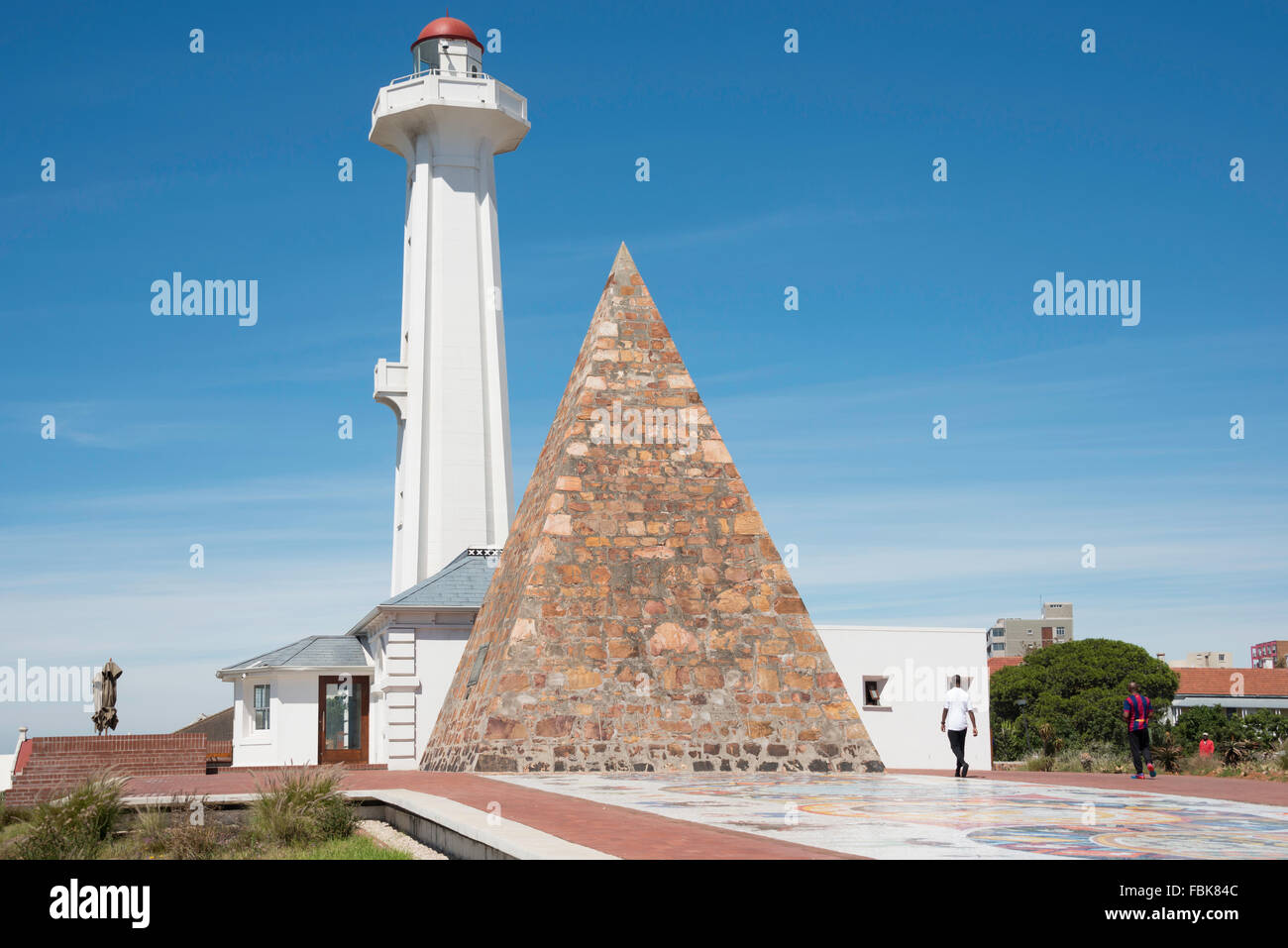 Phare et pyramide sur la réserve Donkin, Port Elizabeth, Nelson Mandela Bay, municipalité Province orientale du Cap, Afrique du Sud Banque D'Images