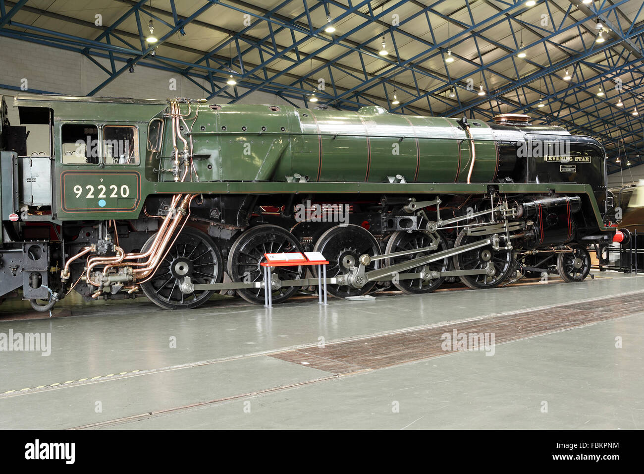 Image de 'historique' Evening Standard, un autre ingénieur me demande au National Railway Museum, York, Angleterre. Banque D'Images