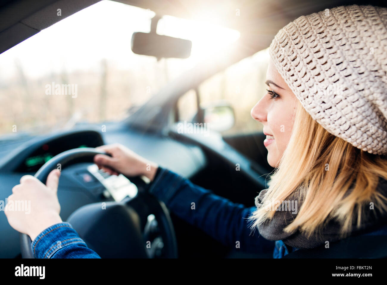 Woman driving a car Banque D'Images