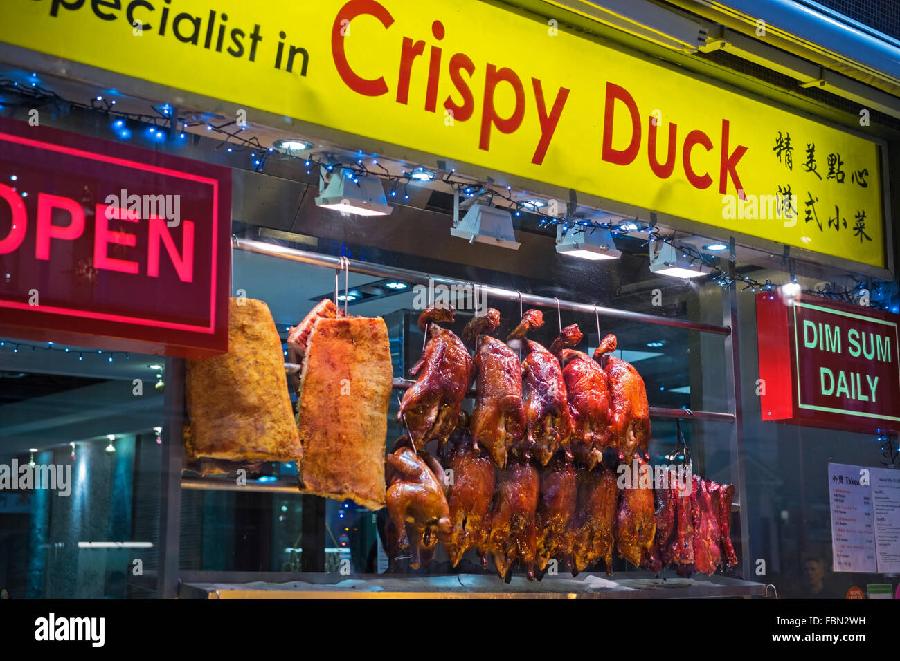 Restaurant chinois. Les canards rôtis. Chinatown Soho London UK Banque D'Images