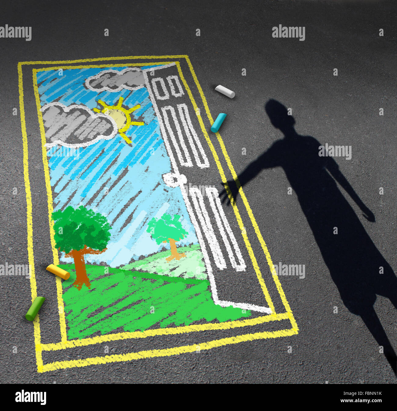 L'occasion de la petite enfance et de l'imagination de l'enfant concept symbole comme l'ombre d'un garçon à la recherche vers le bas sur un trottoir avec un dessin à la craie Banque D'Images