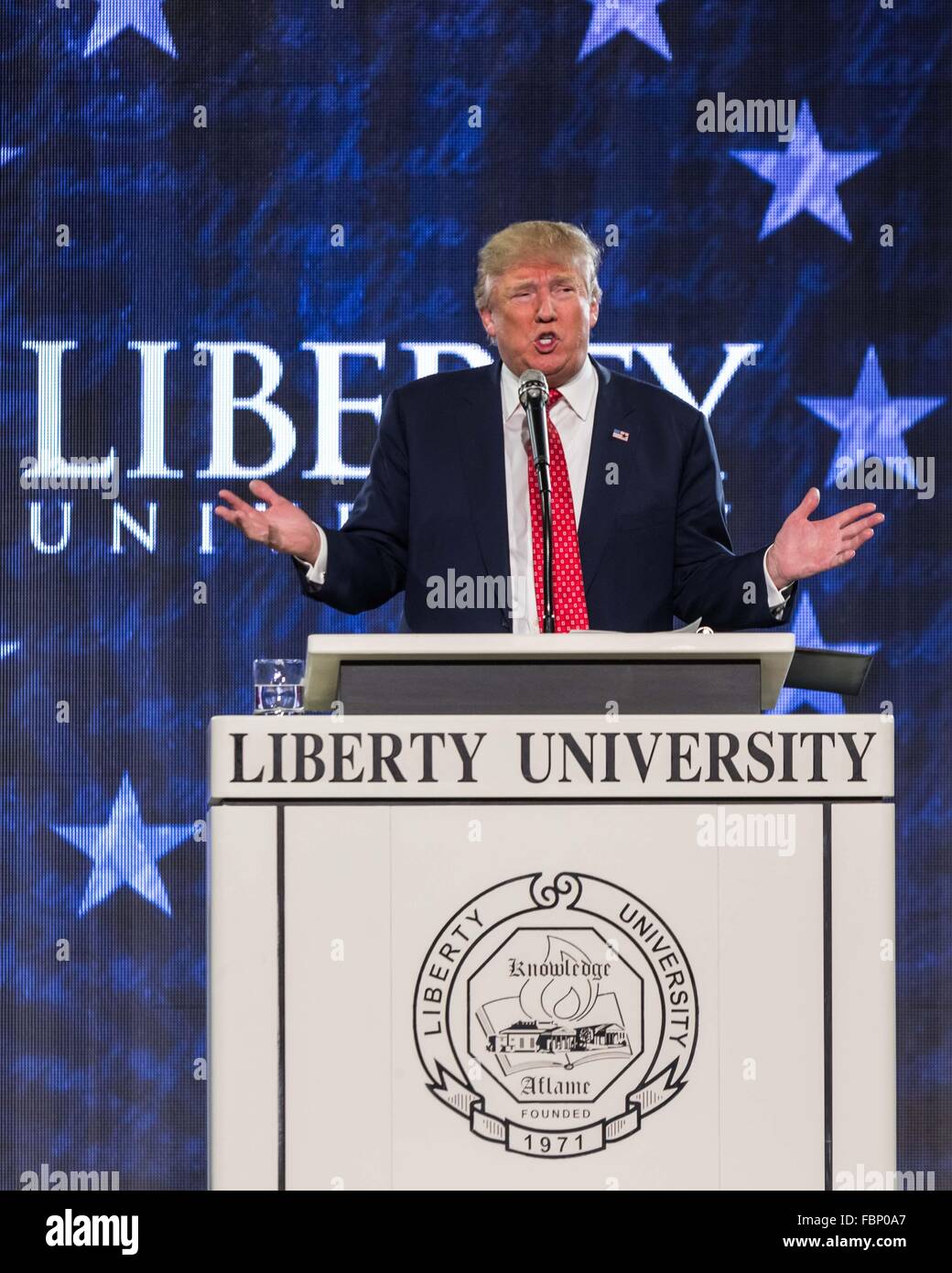 Lynchburg, Virginie, USA. 18 janvier, 2016. Donald Trump parlant @ Université Liberty Crédit : Mark East/Alamy Live News Banque D'Images