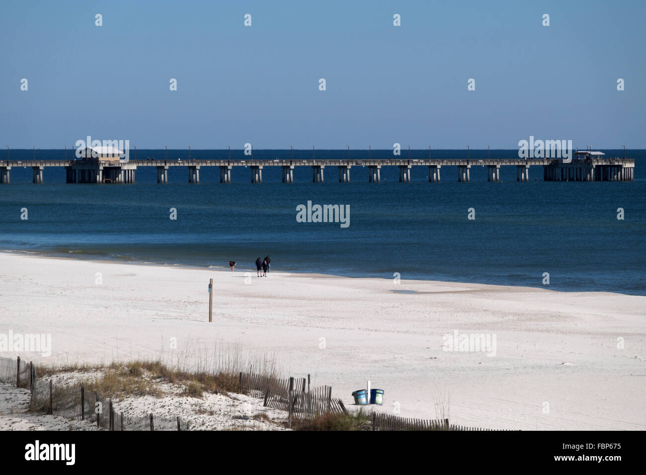 Parc d'État Gulf Shores la jetée de pêche dans le golfe du Mexique à Orange Beach, Alabama. Banque D'Images