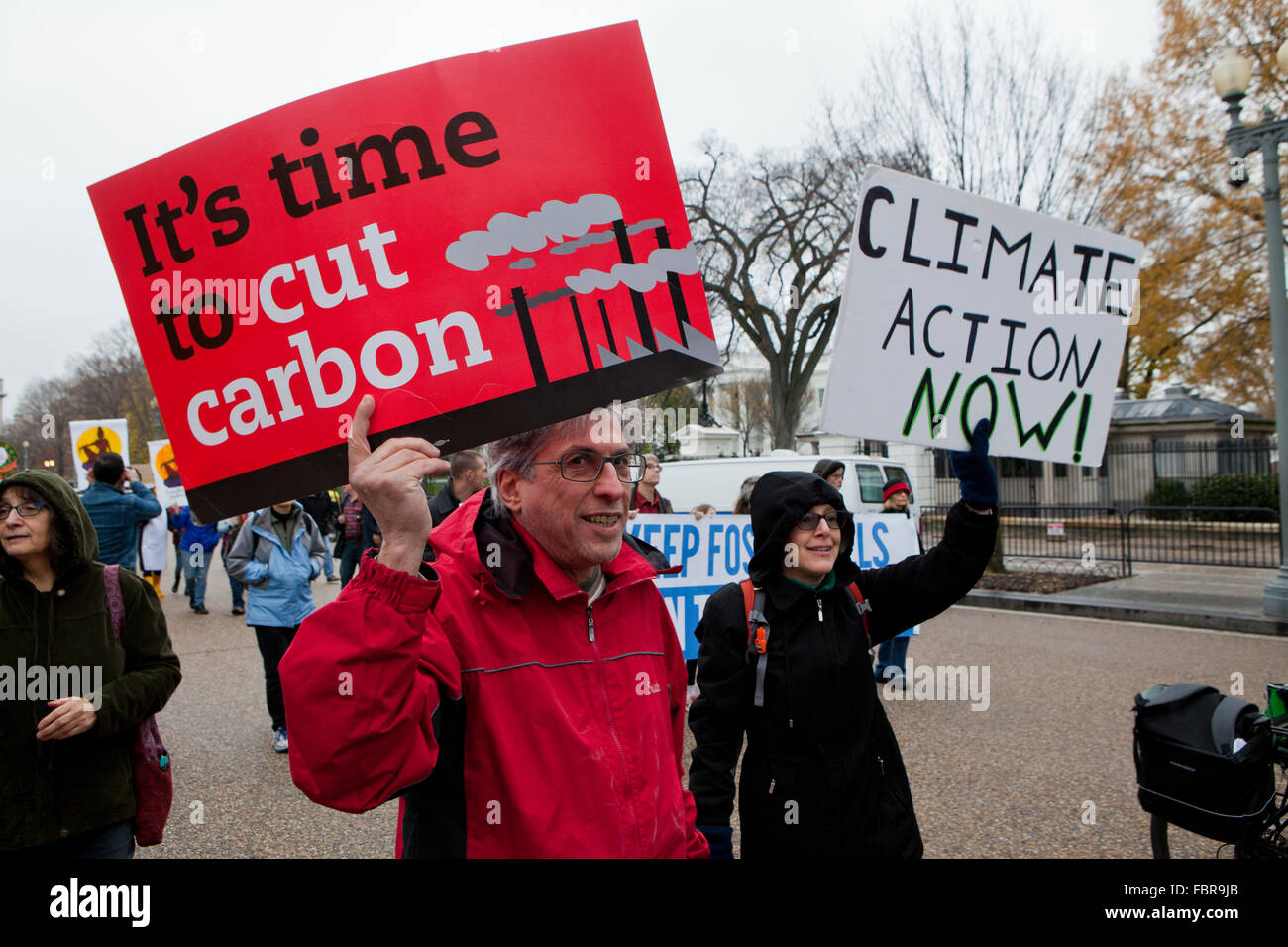 Novembre 21, 2015, Washington, DC USA : des militants de l'environnement manifestation devant la Maison Blanche Banque D'Images