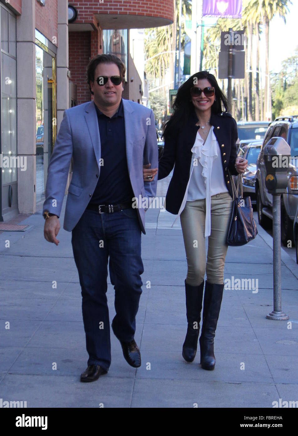 'Real Housewife de Beverly Hills' star Joyce Giraud et son mari Michael Ohoven dehors et environ dans la région de Beverly Hills avec : Michael Ohoven, Joyce Giraud Où : Los Angeles, California, United States Quand : 18 déc 2015 Banque D'Images