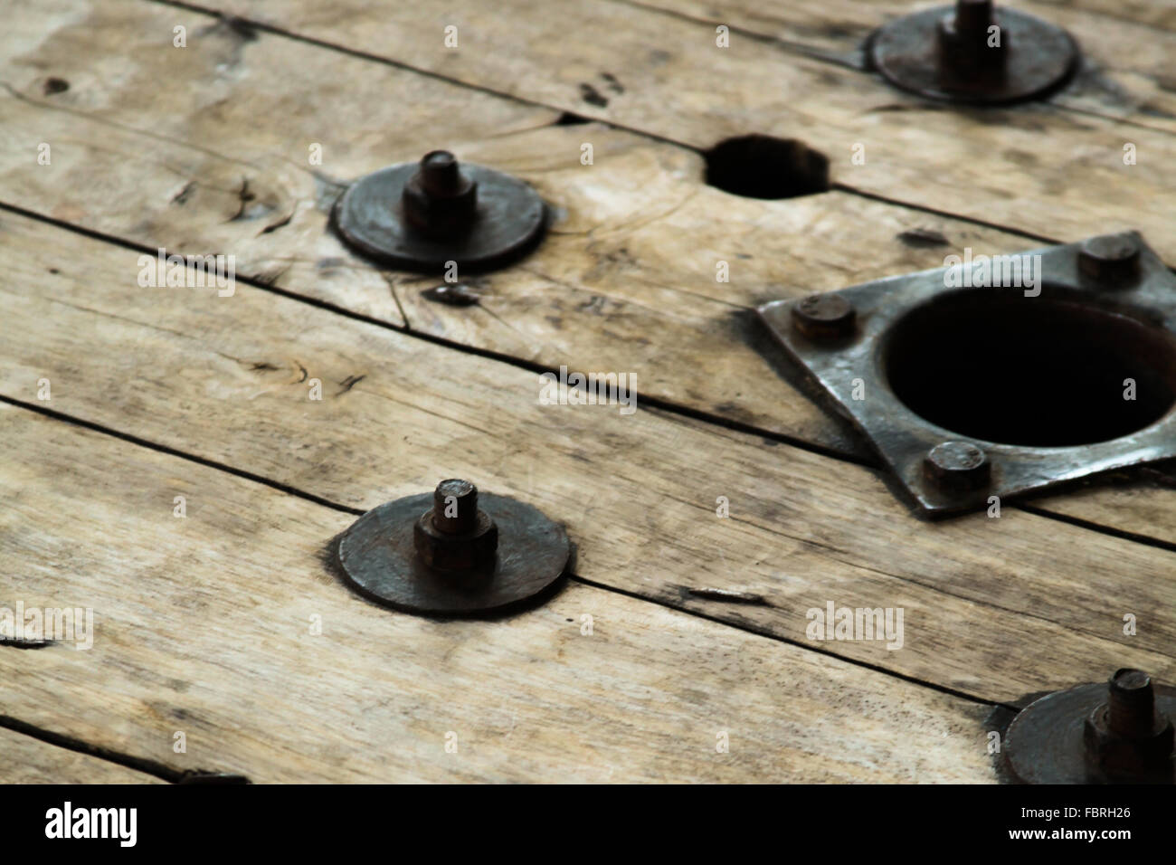 Chiang Mai, Thaïlande, 2016. Rouleau de câble en bois réutilisés utilisé comme une table in restaurant Banque D'Images
