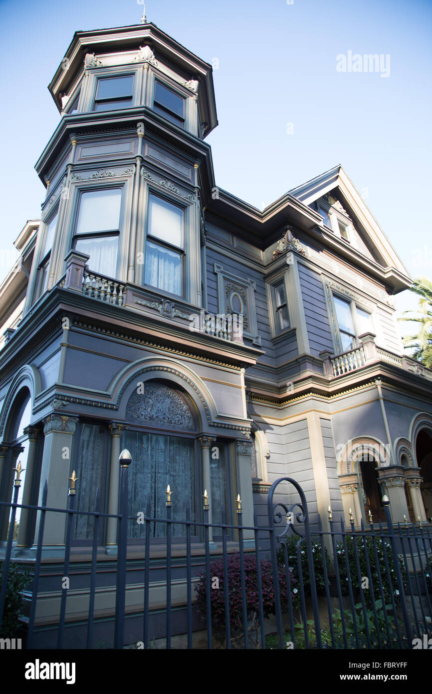 Belle maison victorienne dans un quartier résidentiel de San Francisco, juste à l'extérieur de Haight-Ashbury. Banque D'Images