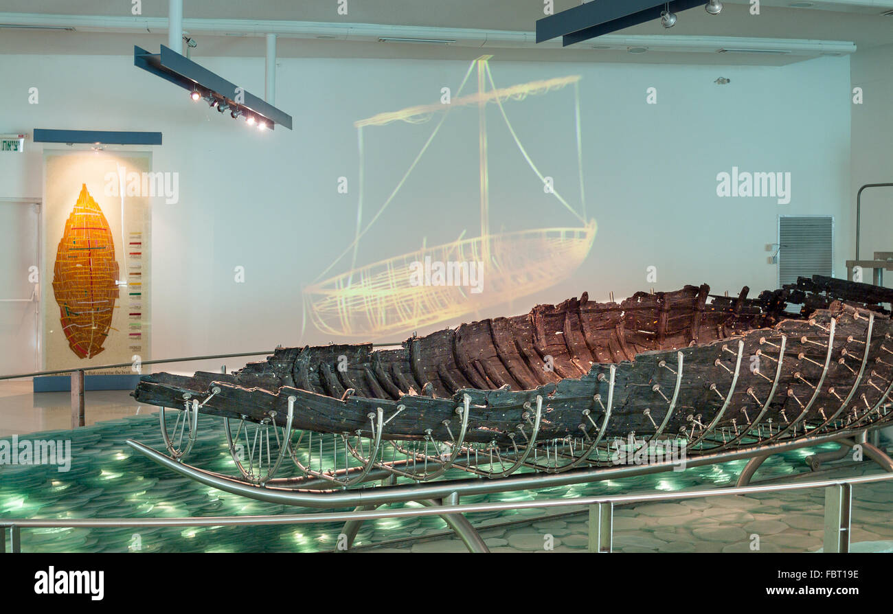 Bateau de pêche bateau de Jésus du 1er siècle après JC., Adam Bagalil, Kibbutz Ginnosar, Musée de la mer, Israël ​​Galilee Banque D'Images