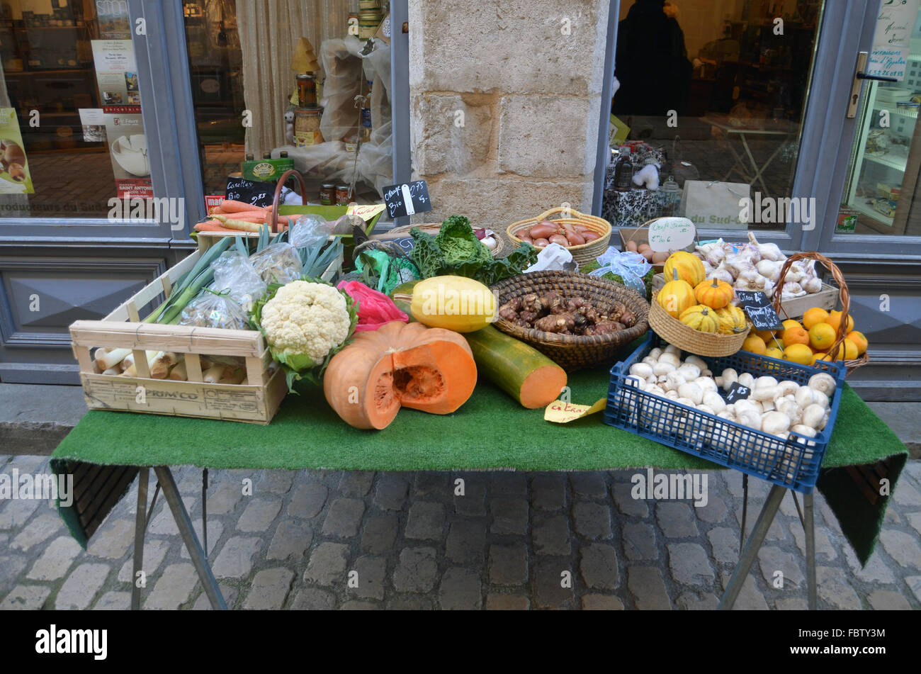 Fruits & légumes à vendre, St Antonin Noble Val, Tarn-et-Garonne, région Midi-Pyrénées, France Banque D'Images