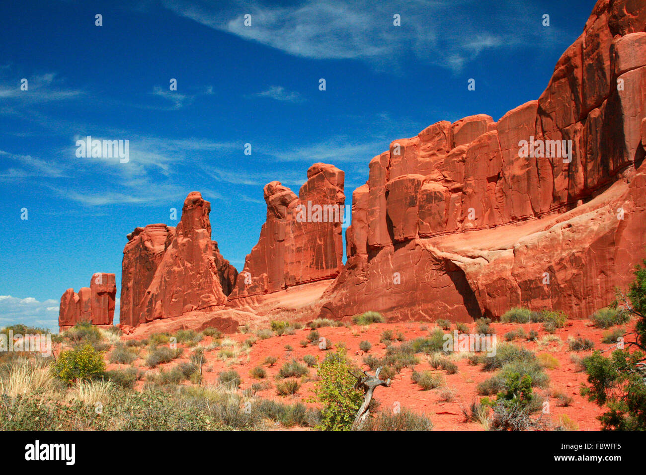 Park Avenue est sculptée dans des formations de roche rouge Entrada Sandstone dans Arches National Park Moab Utah, USA. Banque D'Images