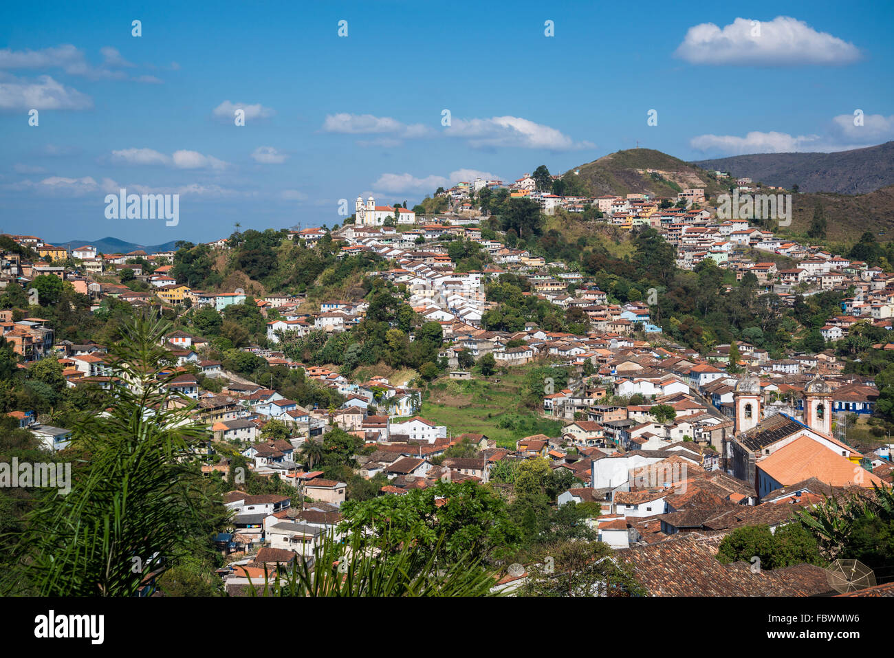 Ouro Preto avec vue sur l'église Santa Efigenia, Minas Gerais, Brésil Banque D'Images