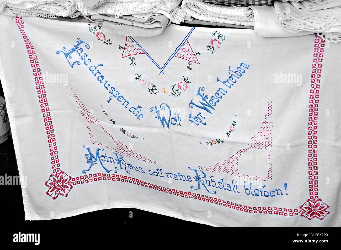 Tissu brodé avec sagesse populaire Banque D'Images