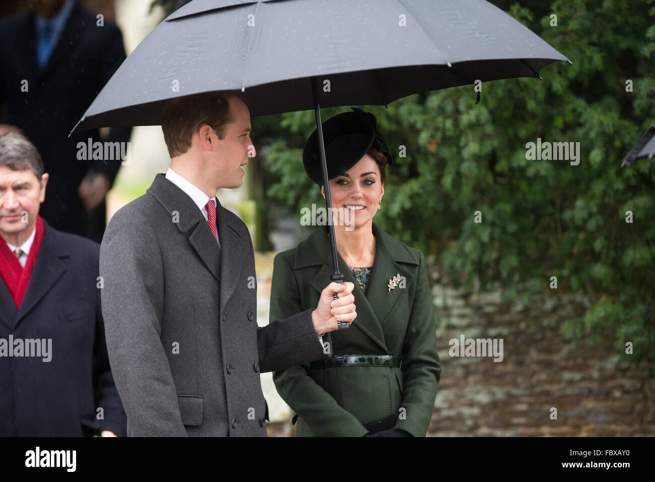 Le prince William et Catherine, duchesse de Cambridge à Sandringham Church le 25 décembre 2015. Banque D'Images