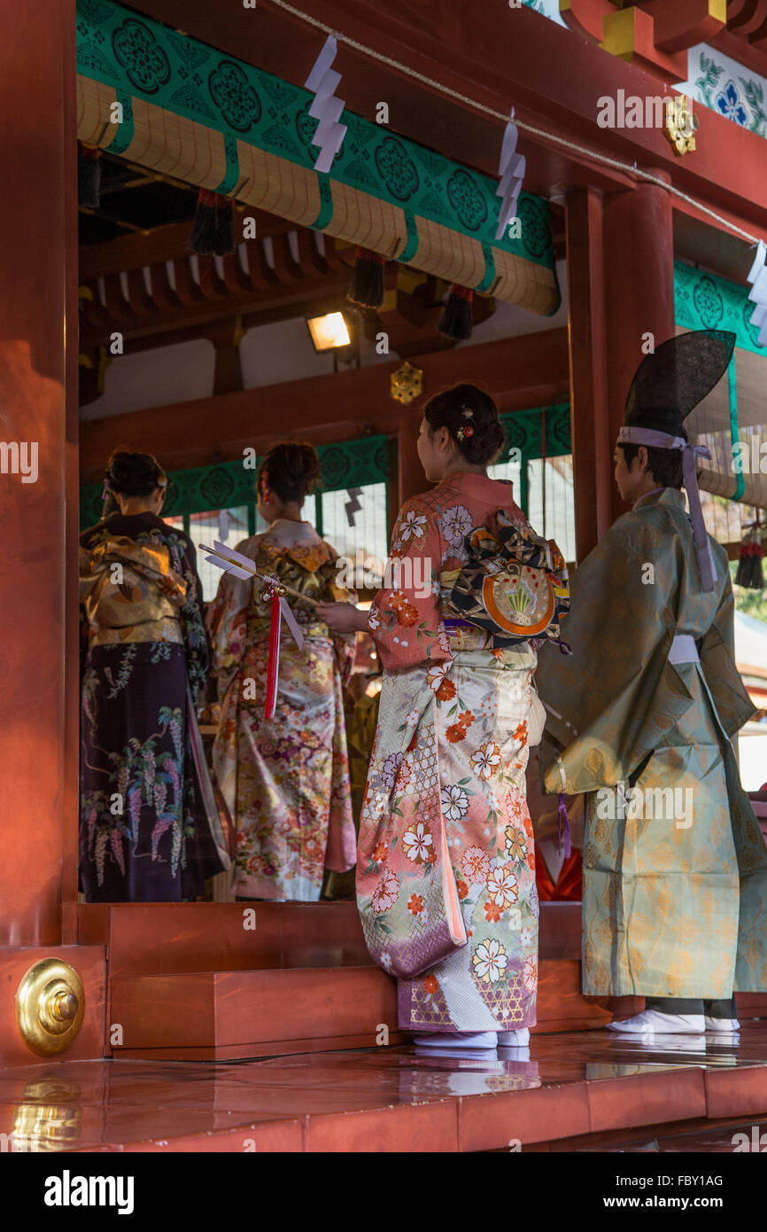 Seijin-no-hi ou Adultes Jour férié japonais est un lieu le deuxième lundi de janvier. Lorsque les jeunes atteignent l'âge o Banque D'Images