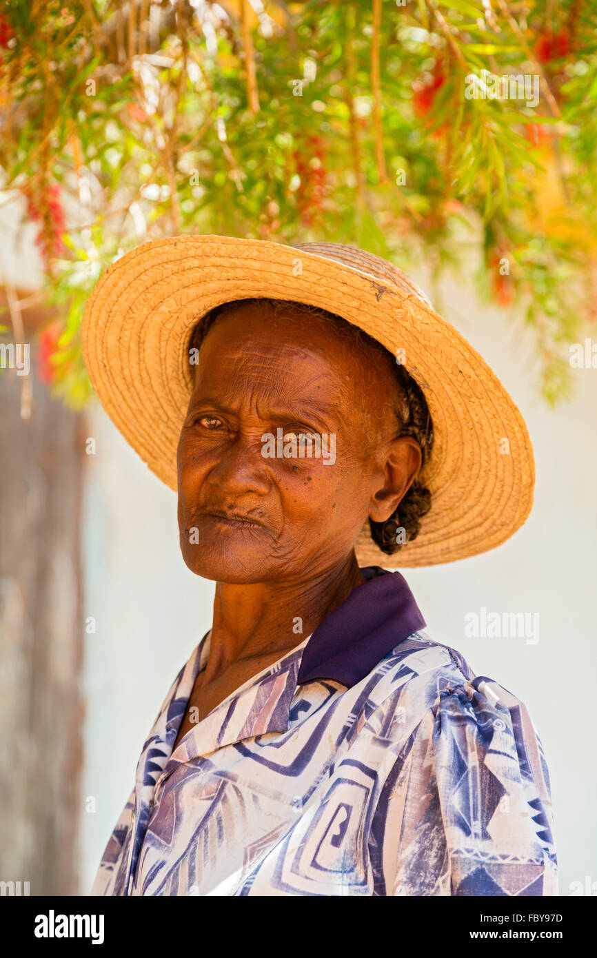 Portrait de vieille femme,Village près d'Ambalavao, Madagascar, National road 7 Banque D'Images