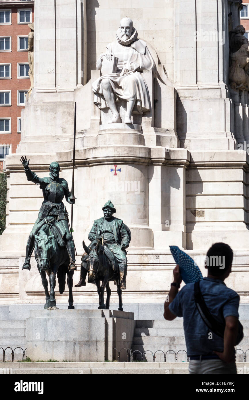 Madrid Espagne,Europe,européen,Espagnol,hispanique hispanique Latins Latino Latinos,Espagnol,Centro,Plaza de Espana,Miguel de Cervantes monume Banque D'Images