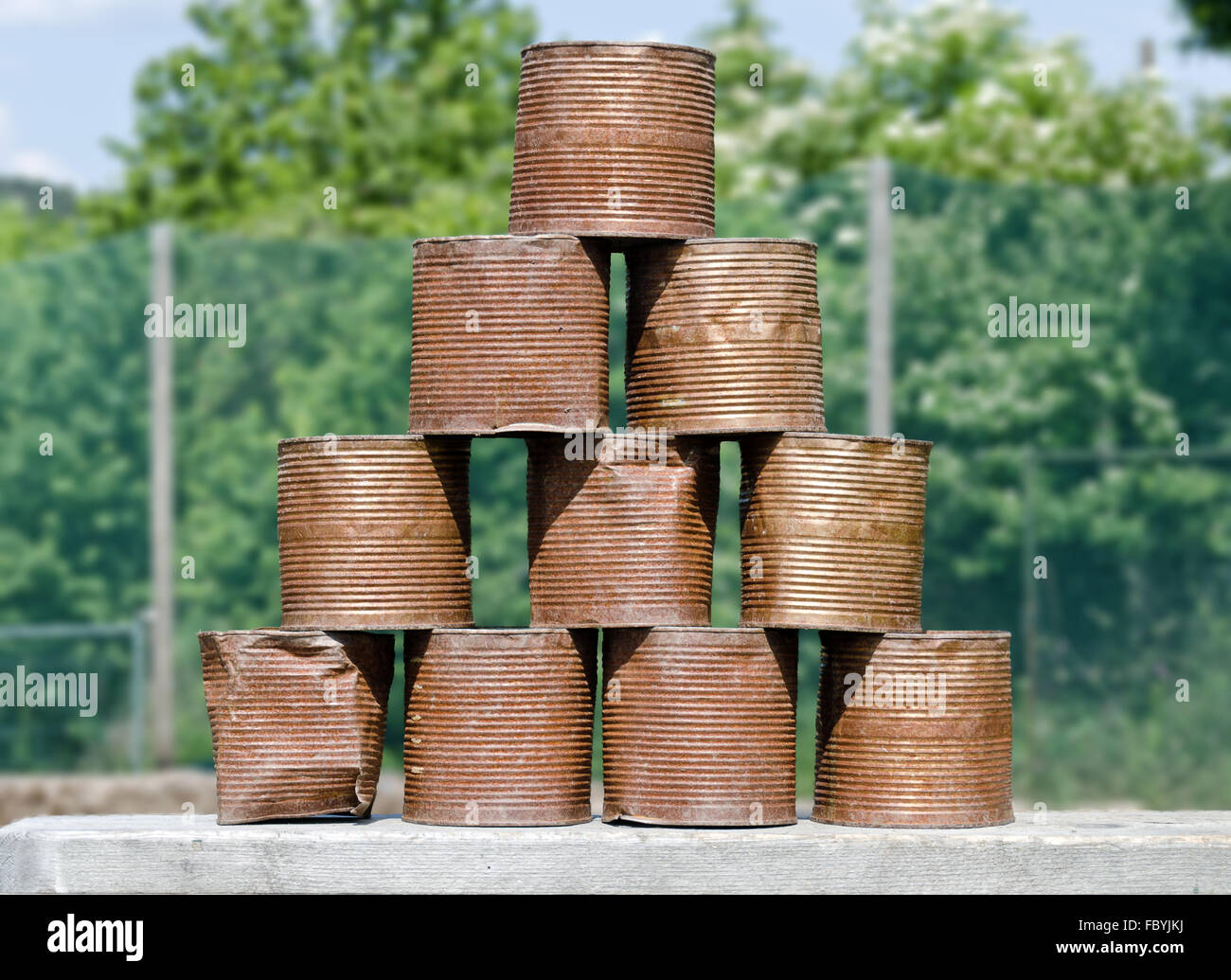 Pile de boîtes rouillées Banque D'Images