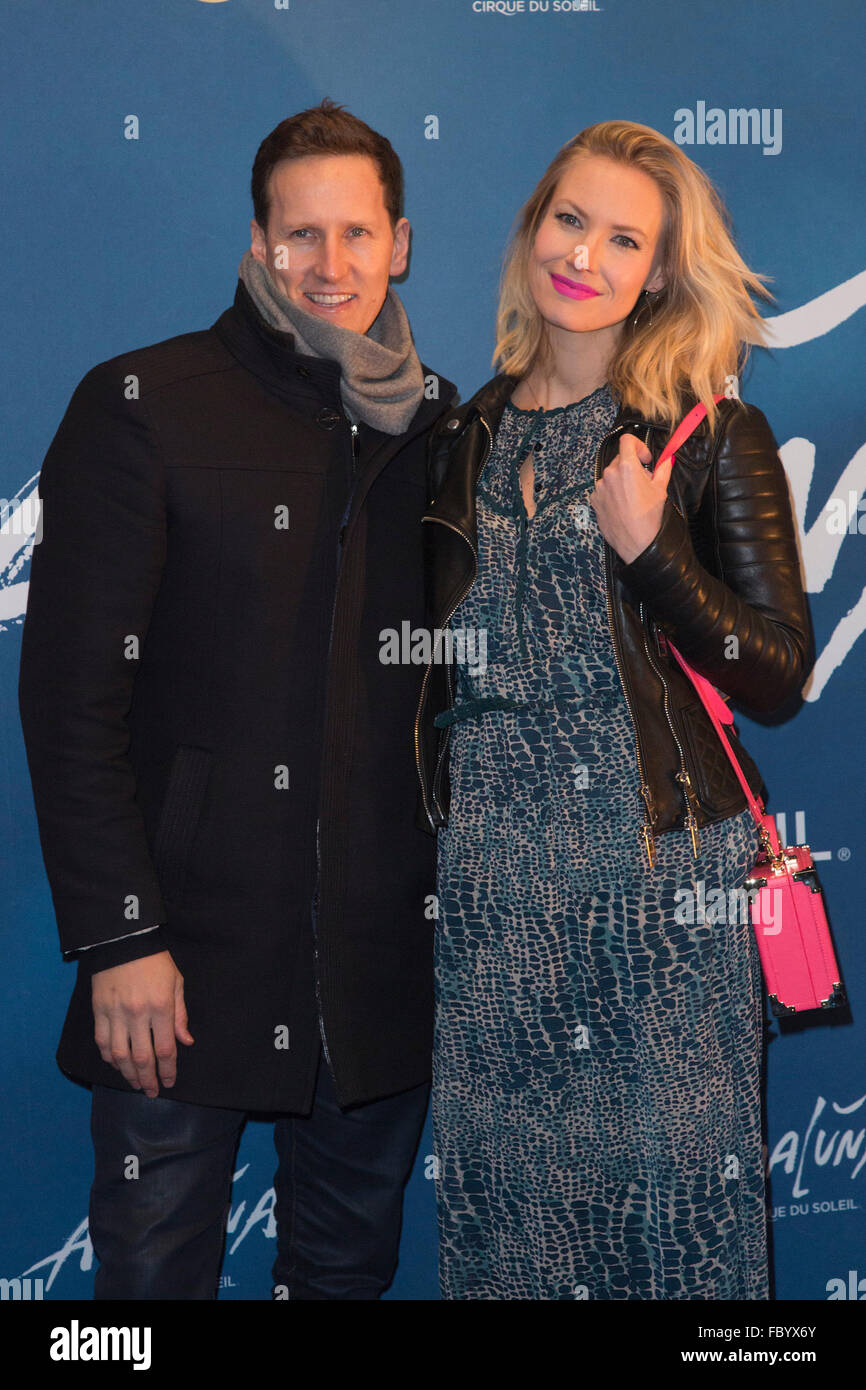 Londres, Royaume-Uni. 19 janvier 2016. Brendan Cole et Zoe Hobbs. Les célébrités arrivent sur le tapis rouge pour le London premiere de Amaluna, le dernier spectacle du Cirque du Soleil, au Royal Albert Hall. Credit : Nick Savage/Alamy Live News Banque D'Images