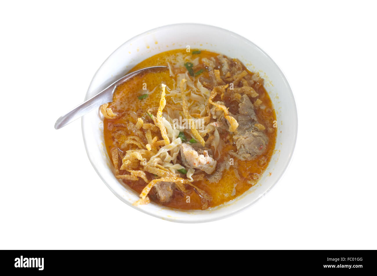 Style du Nord soupe de nouilles au curry avec de la viande, la nourriture thaïe Banque D'Images