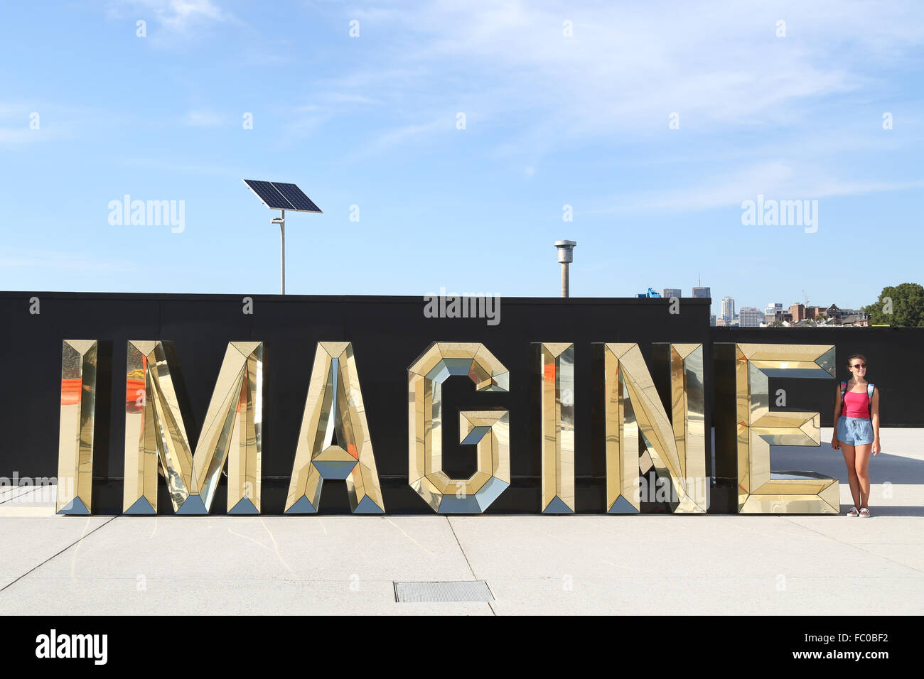 Un grand 'Imagine' signer à Barangaroo à Sydney, Australie. Banque D'Images