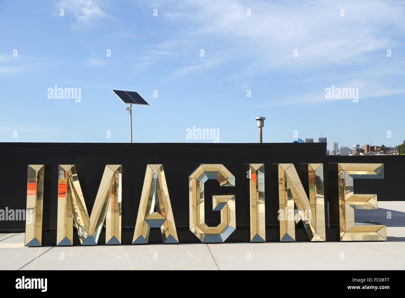 Un grand 'Imagine' signer à Barangaroo à Sydney, Australie. Banque D'Images