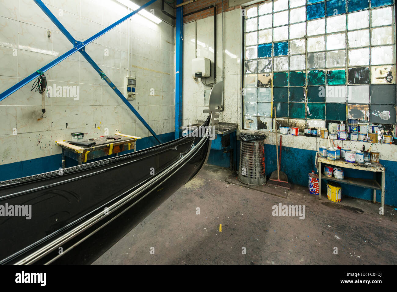 Petite cour (Squero) pour la réparation et la construction des gondoles à Venise Banque D'Images