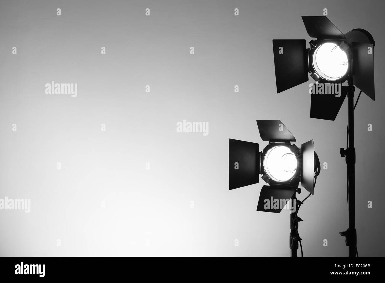 Studio photo vides avec le matériel d'éclairage Banque D'Images