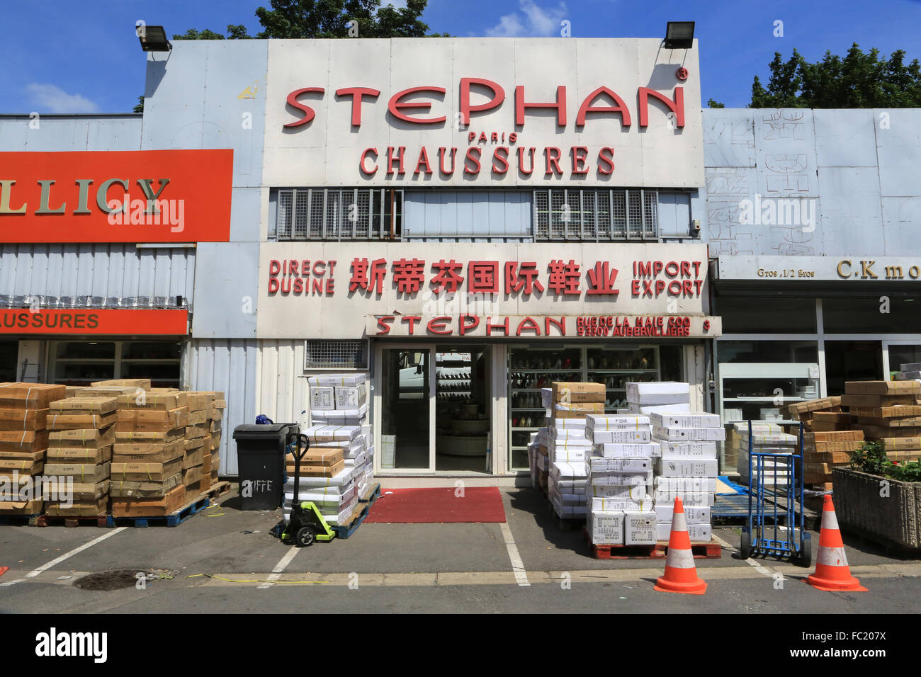 Grossiste chinois. Stephan Chaussures Paris Photo Stock - Alamy