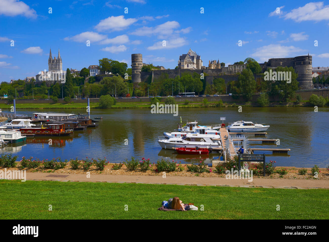 Château d'Angers, château et cathédrale avec port sur la rivière Maine, Angers, Maine-et-Loire, Anjou, pays de la Loire Banque D'Images