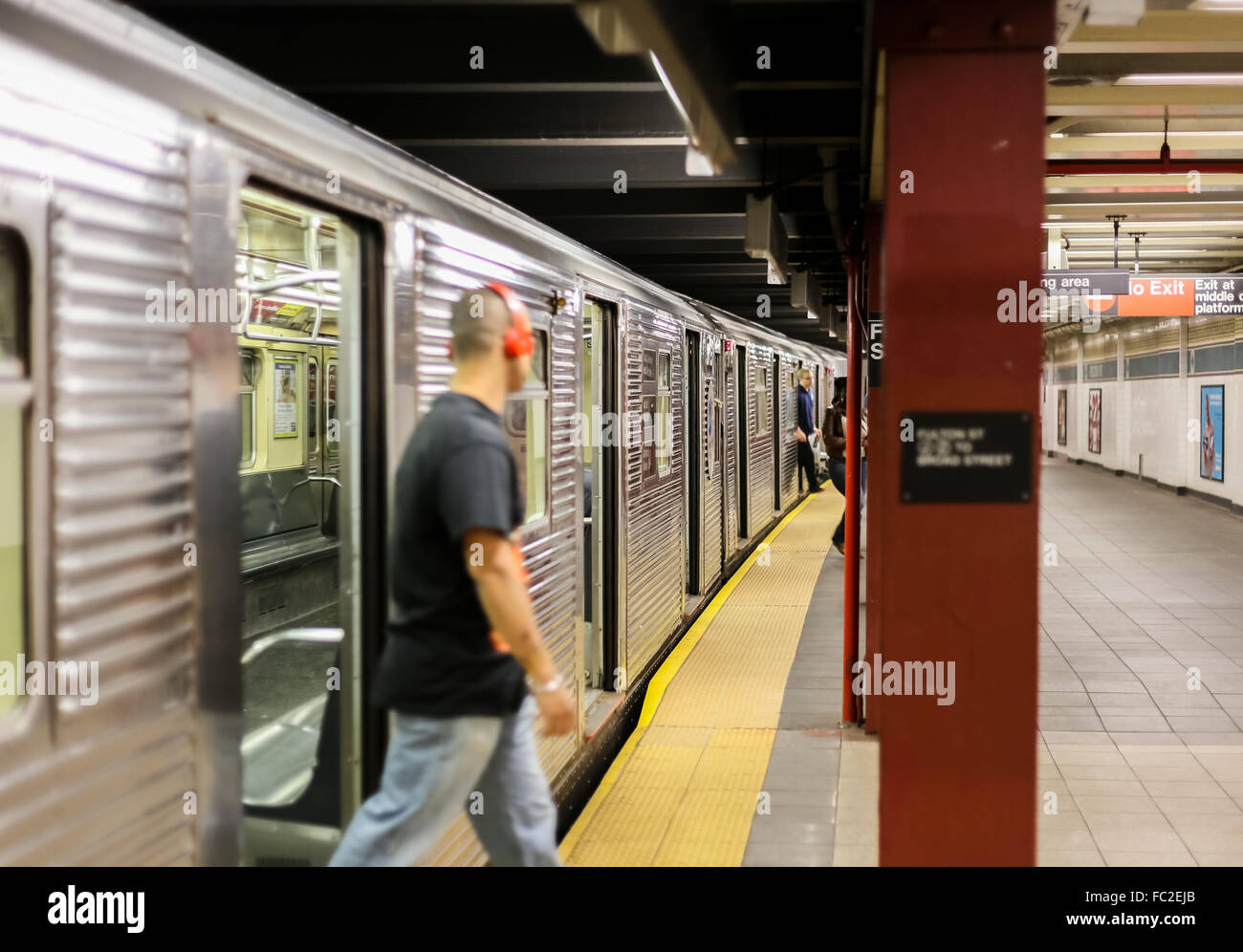 Les passagers dans le métro de New York Banque D'Images