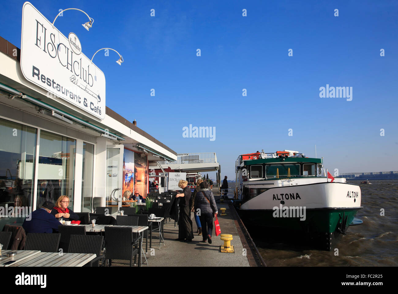 Fisch restaurant et café FISCHclub on jetty pier Blankenese, Blankenese, Hambourg, Allemagne, Europe Banque D'Images