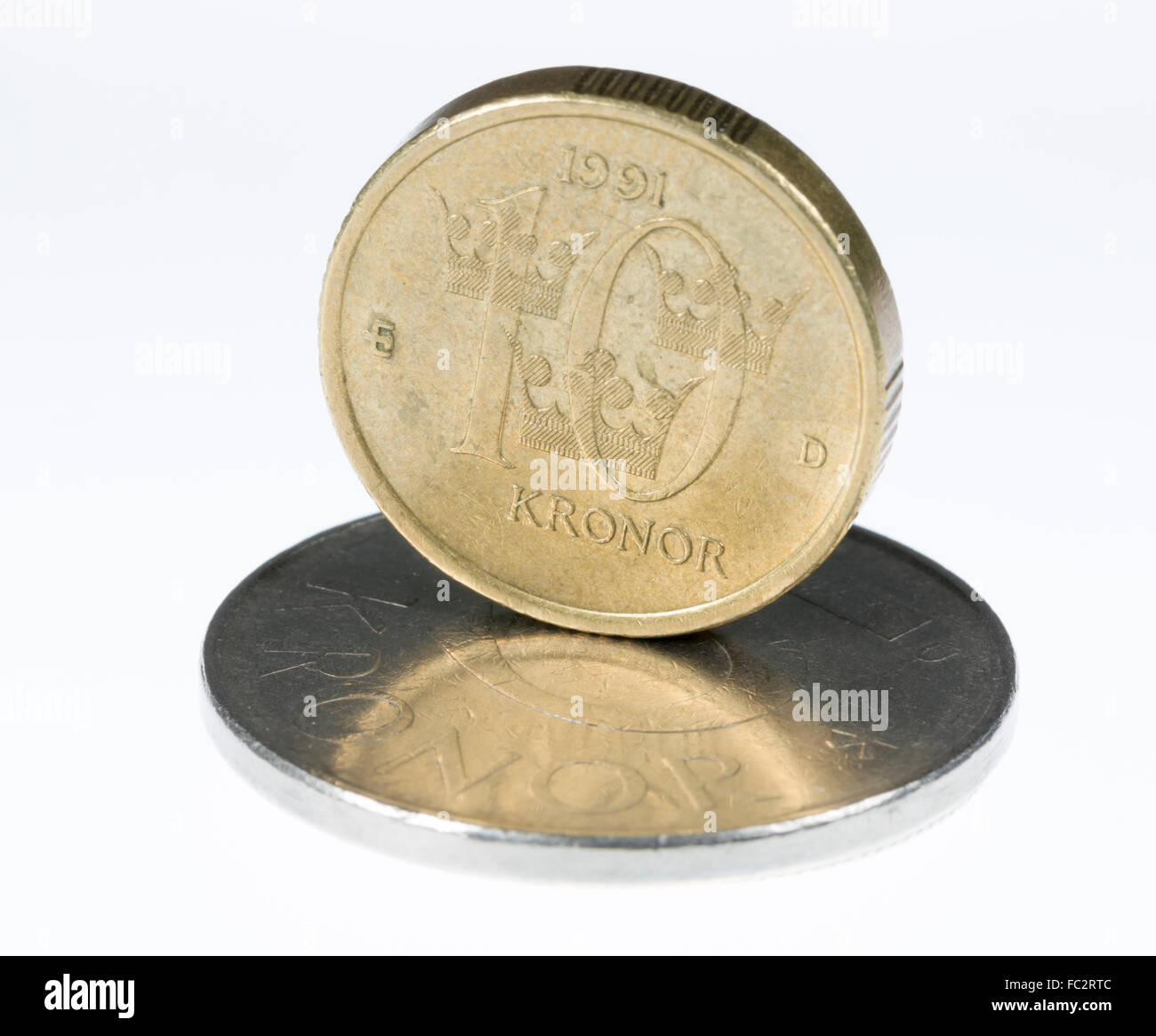 Couronne suédoise 10 Comité permanent sur 5 couronne suédoise coin Banque D'Images