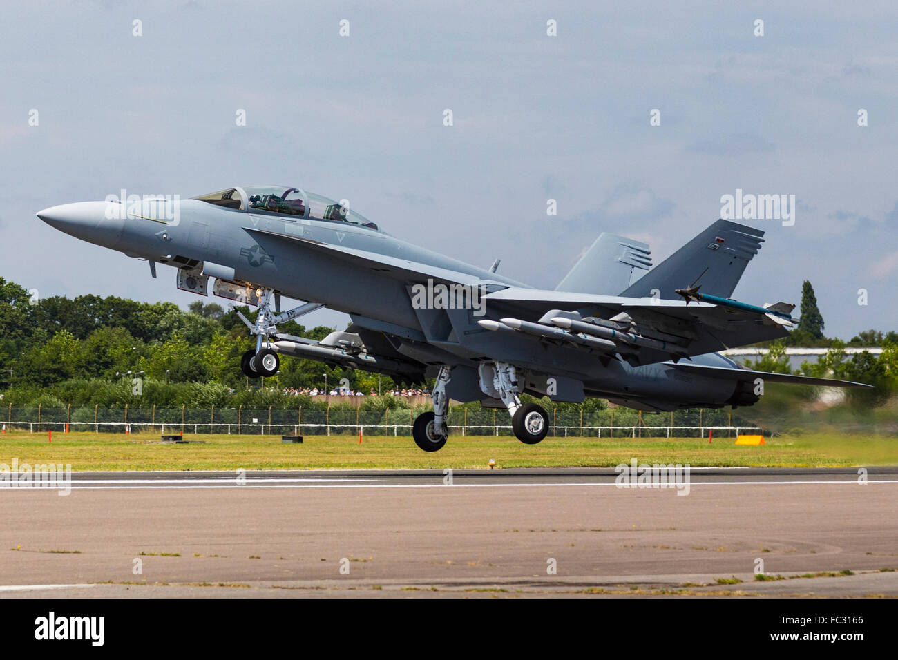 Boeing F/A-18E/F Super Hornet, Farnborough International Airshow, l'aéroport de Farnborough, Hampshire, Angleterre, au Mont Rushmore Banque D'Images