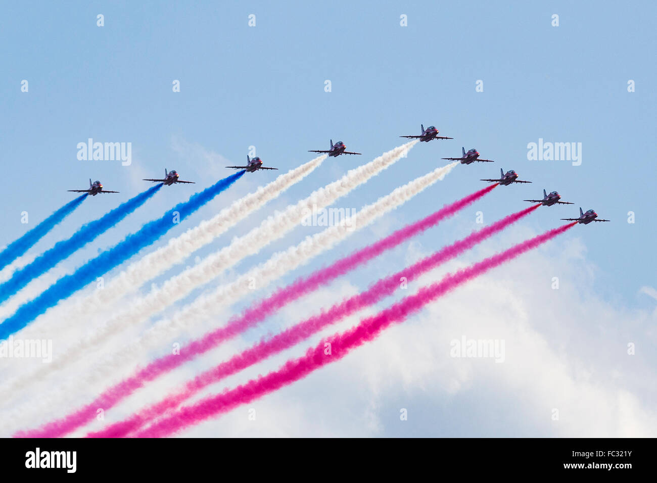 RAF Des flèches rouges sur BAE Hawk T1, formateurs de Farnborough, l'aéroport de Farnborough, Hampshire, Angleterre au Mont Rushmore Banque D'Images