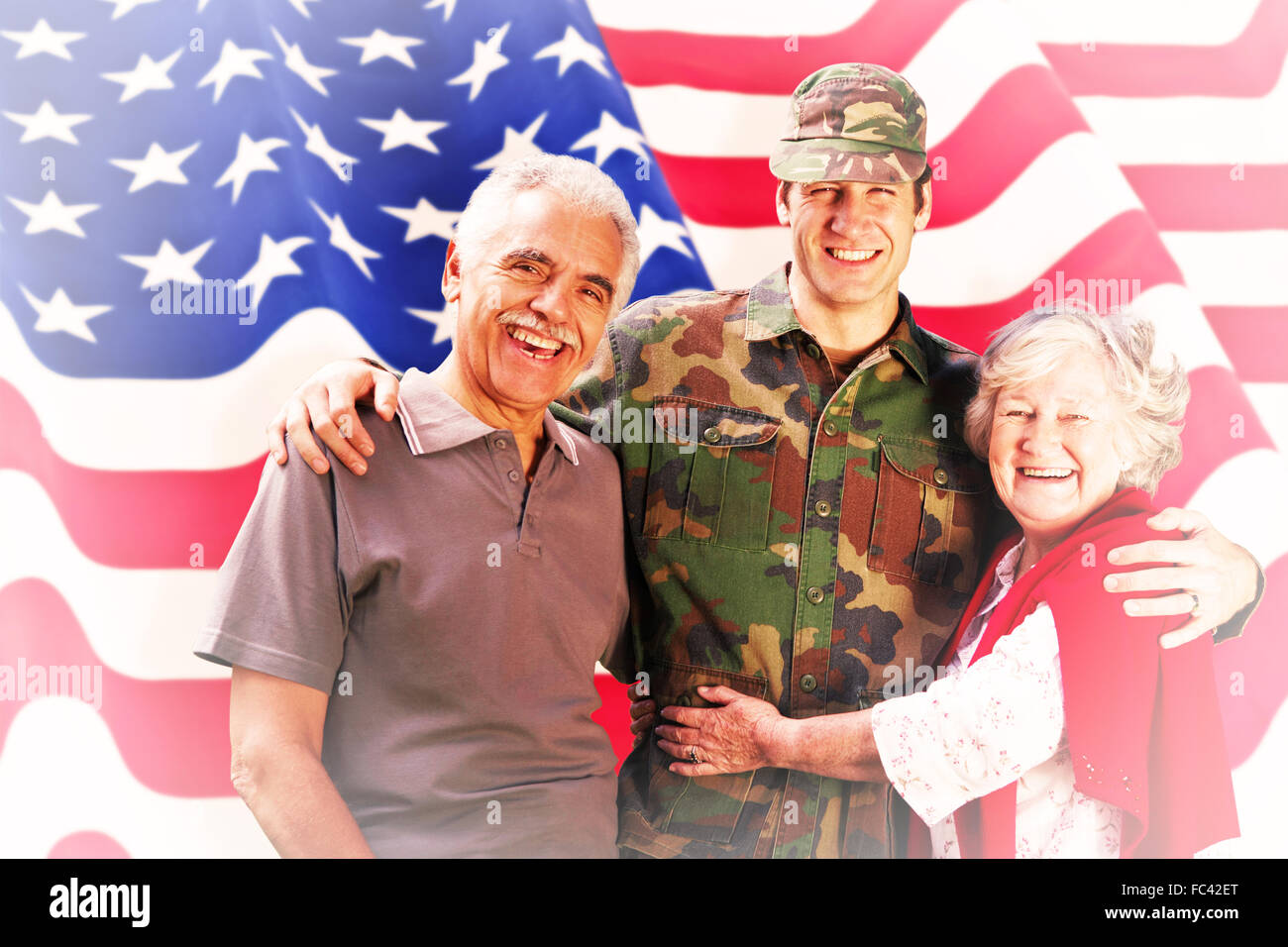 Image composite de solider réunis avec les parents Banque D'Images