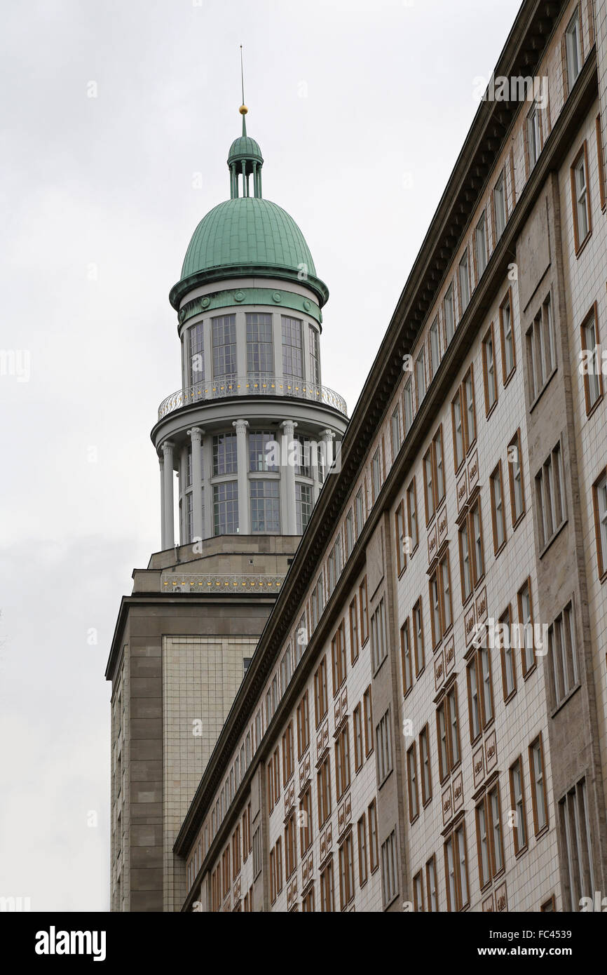 Vieux appartements typique dans l'Est de Berlin, Allemagne Banque D'Images