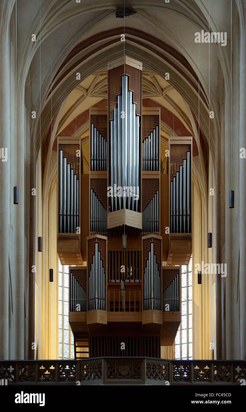 Orgue moderne à l'église de St James, Rothenburg ob der Tauben, Allemagne Banque D'Images