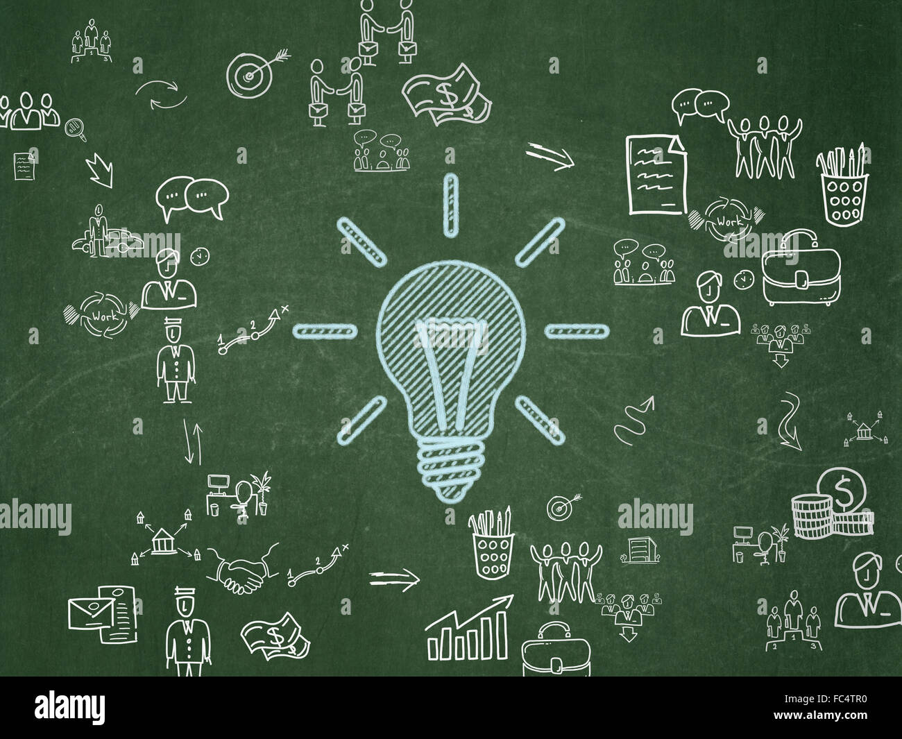 Concept d'entreprise : Light Bulb on School Board background Banque D'Images