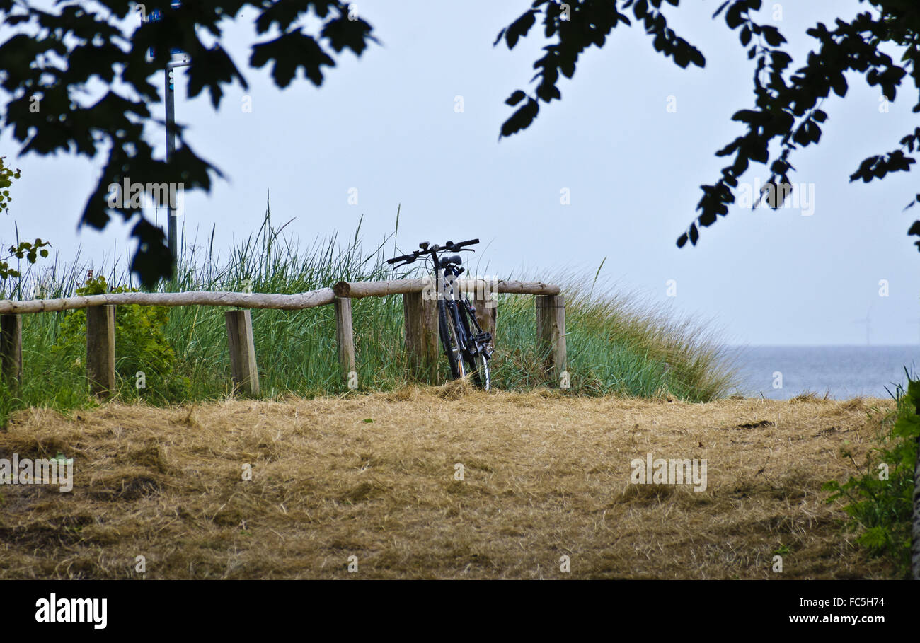 Chemin de la plage avec rampes en bois Banque D'Images